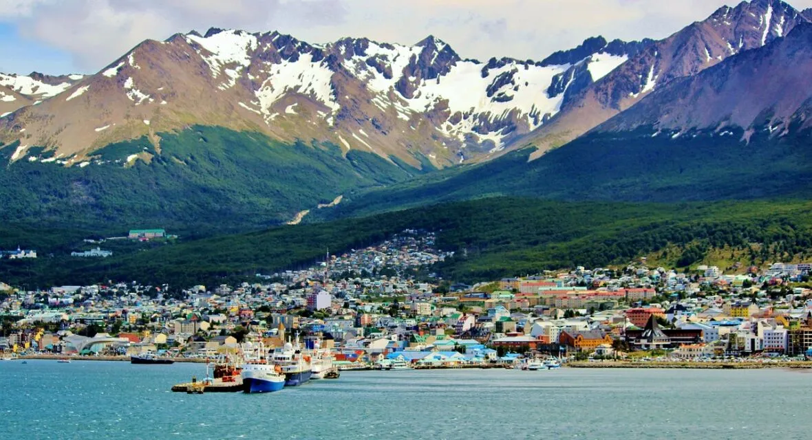 8 Kota Paling Ramah untuk Turis Tahun 2023, Ada dari Indonesia Nggak? 15 Ushuaia, Argentina