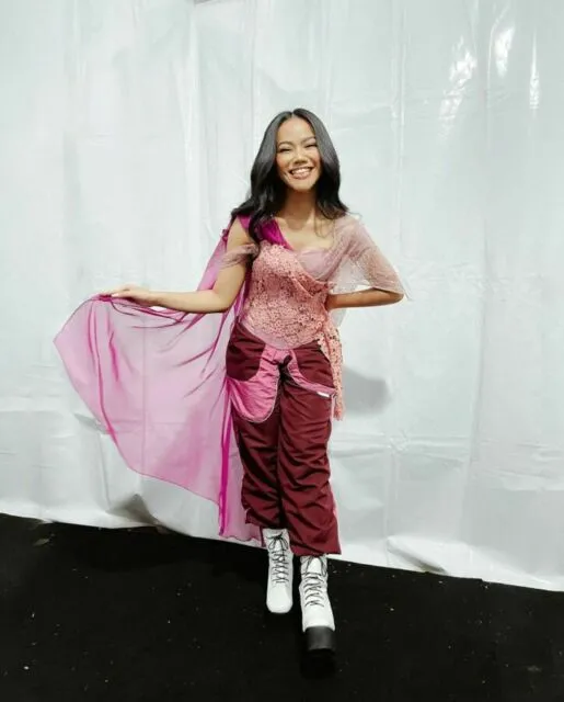 10 Inpirasi Kebaya Unik Yura Yunita. Mau Style Anggun atau Sporty, Bisa! 17 Kebaya Yura Yunita