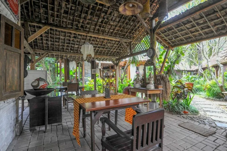 7 Rekomendasi Tempat Bukber di Malang. Cocok untuk Bukber Bareng Keluarga atau Teman! 9 Taman Indie Resto
