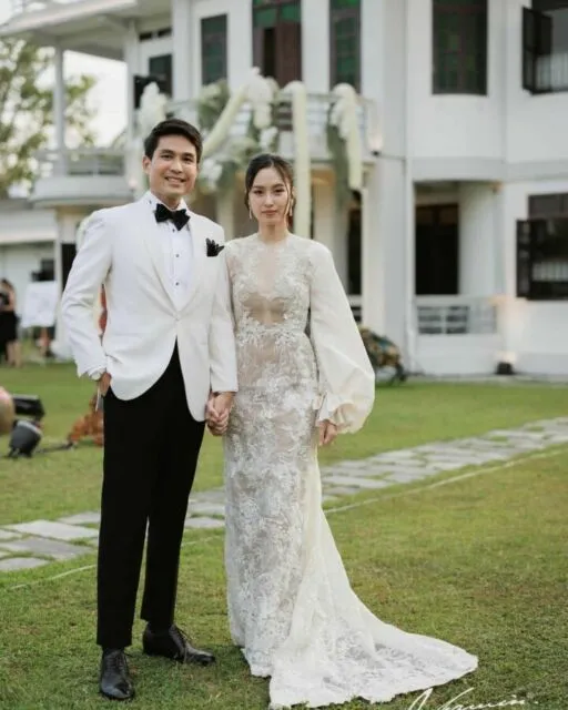 Detail Busana Pernikahan Nong Poy, Anggun dengan Tema Klasik Hingga Modern 13 Wedding Gown Nong Poy