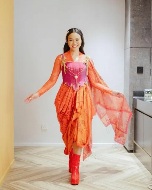 10 Inpirasi Kebaya Unik Yura Yunita. Mau Style Anggun atau Sporty, Bisa! 13 Kebaya Yura Yunita