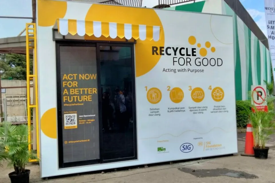 SIG Foundation Luncurkan Program Recycle for Goods untuk Daur Ulang Sampah 5 Drop point Recycle for Goods yang terletak di Cibubur Junction | Foto: Hipwee/Ryandita Fadillah