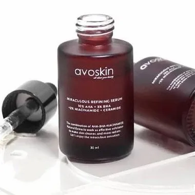 7 Rekomendasi Serum untuk Kulit Berminyak, Selamat Tinggal Wajah Kusam dan Mengkilap! 9 Avoskin Miraculous Refining Serum