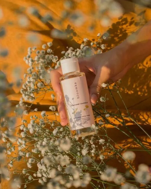 7 Rekomendasi Exfoliating Toner di Bawah Rp100 Ribu, Ampuh Angkat Sel Kulit Mati 8 Bloomka Sugar Cane & Calendula Exfoliating Toner