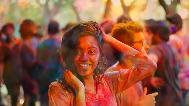 Uniknya Fenomena Bulan Purnama Cacing, Bisa Disaksikan pada 7 Maret 2023! 8 Festival Holi India
