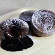 Resep Oreo Lava Cake 3 Bahan, Dessert Simpel yang Mewah~