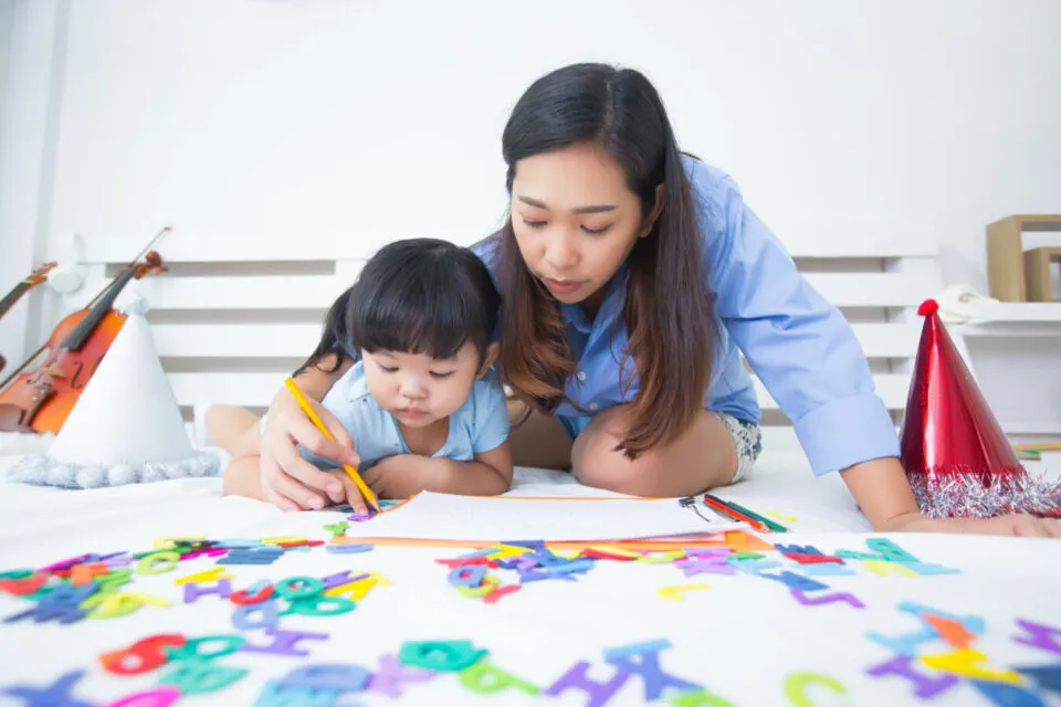 Jangan Asal Pilih! Ini 5 Tips Memilih Babysitter yang Aman untuk Anak 10 Tips memilih babysitter yang aman untuk anak
