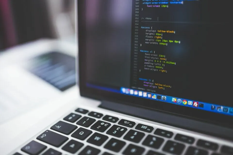 Abdullah Mudzakir Siswa SMK yang Temukan Bug Langka di Google, Dapat Hadiah Rp76 Juta 4 Illustrasi hacker