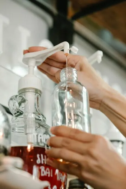 BPOM Sebut Skincare Share in Jar Ilegal. Ini Bahayanya yang Perlu Kamu Tahu! 6 Tren skincare share in jar ternyata ilegal