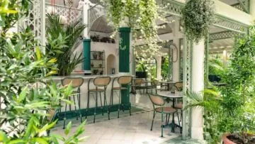 Ingin Bersantai ala Musim Panas di Eropa? Gourmet Café Bali Solusinya!