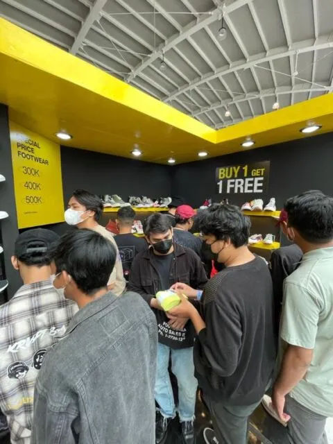 USS Downtown Market Kembali Hadir di Surabaya Membawa Sneakers Serba Rp50.000 2