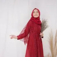 9 Warna Jilbab yang Cocok untuk Baju Warna Maroon, Tampilan Jadi Stylish!