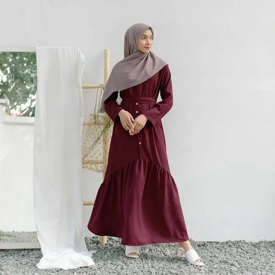 9 Warna Jilbab yang Cocok untuk Baju Warna Maroon, Tampilan Jadi Stylish! 18 perpaduan jilbab yang cocok untuk gamis maroon