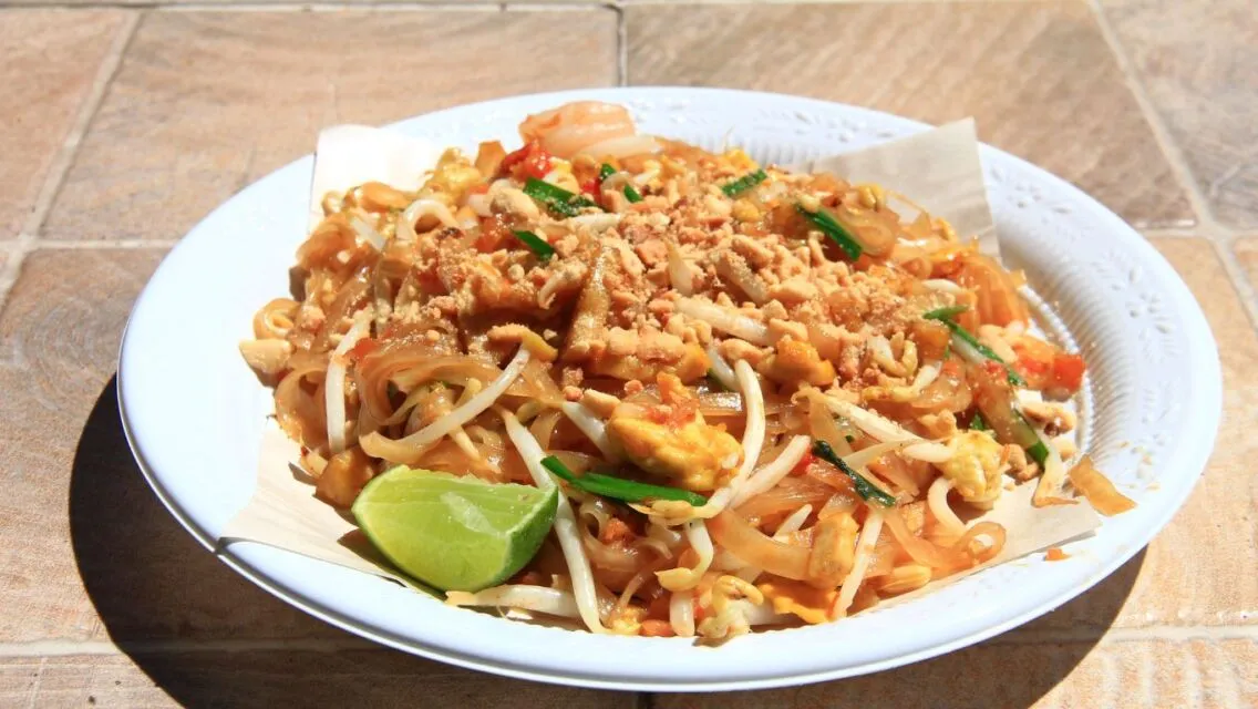 11 Oleh-Oleh Khas Thailand yang Halal dan Lezat, Cocok Jadi Teman Nonton Film! 12 oleh oleh thailand yang wajib dibeli