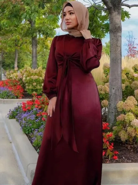9 Warna Jilbab yang Cocok untuk Baju Warna Maroon, Tampilan Jadi Stylish! 16 ootd baju maroon hijab