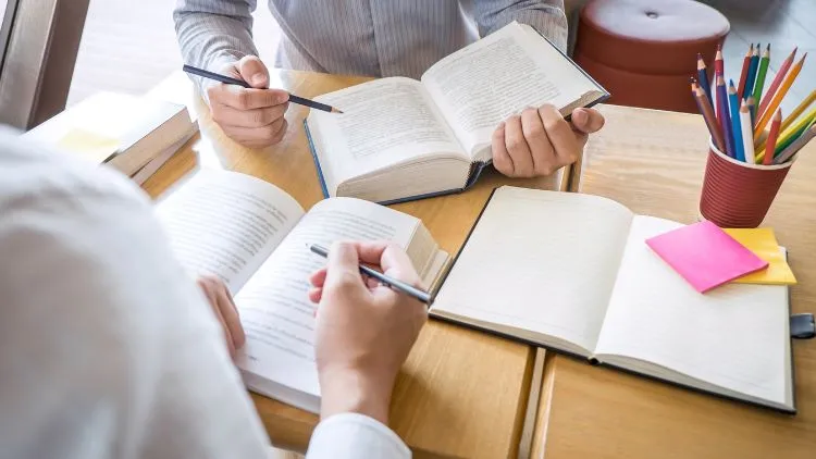 13 Contoh Pantun Tentang Pendidikan Sebagai Motivasi untuk Belajar 6 hipwee-13 Contoh Pantun Tentang Pendidikan Sebagai Motivasi untuk Belajar (1)