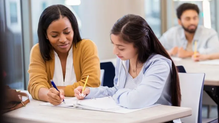 13 Contoh Pantun Tentang Pendidikan Sebagai Motivasi untuk Belajar 7 hipwee-13 Contoh Pantun Tentang Pendidikan Sebagai Motivasi untuk Belajar (3)