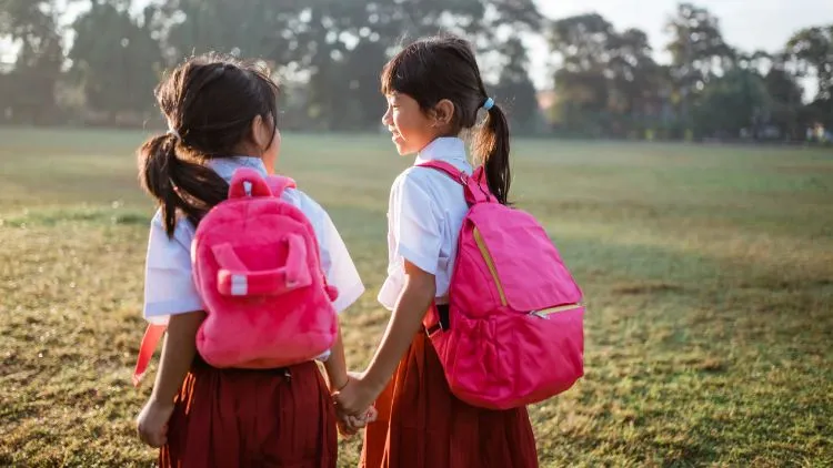 13 Contoh Pantun Tentang Pendidikan Sebagai Motivasi untuk Belajar 8 hipwee-13 Contoh Pantun Tentang Pendidikan Sebagai Motivasi untuk Belajar (4)