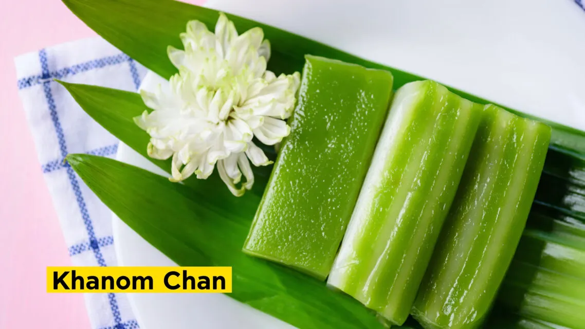 11 Kue Tradisional Khas Thailand yang Wajib Kamu Coba, Manis Hingga Gurih! 28 hipwee-hipwee-kue tradisional khas thailand - khanom chan