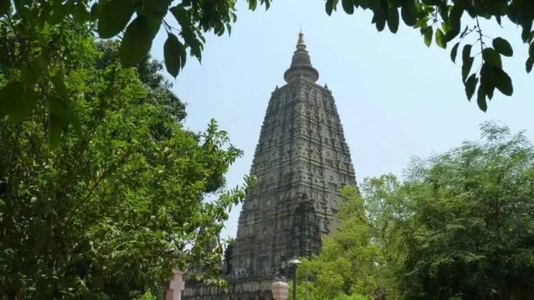 Biar Nggak Planga-plongo, Ini Panduan Singkat Menikmati Perayaan Waisak di Candi Borobudur! 14 hipwee-Bodhgaya