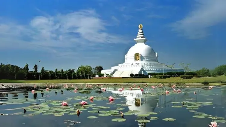 Biar Nggak Planga-plongo, Ini Panduan Singkat Menikmati Perayaan Waisak di Candi Borobudur! 13 hipwee-Lumbini