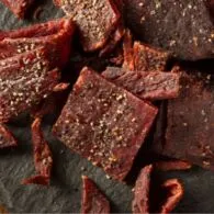 7 Cara Mengawetkan Daging Tanpa Kulkas agar Tahan Lama, Cara Lama yang Mulai Terlupakan