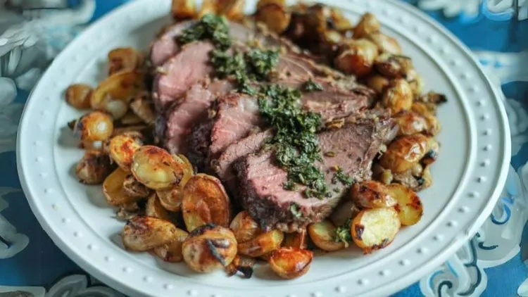 7 Resep Olahan Daging Kambing yang Enak Saat Idul Adha, Praktis dan Tidak Bau 14 hipwee-resep olahan daging kambing - mint roast lamb
