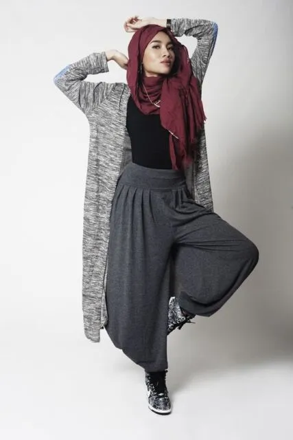 Baju Abu-abu cocok dengan Hijab Warna Apa? Ini Dia Rekomendasinya! 10 long cardigan abu abu