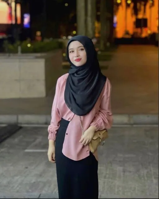 Baju Pink Cocok dengan Hijab Warna Apa? 10 Pilihan Ini Paling Pas untuk OOTD Kamu! 11 hijab warna pink cocok dengan baju warna apa