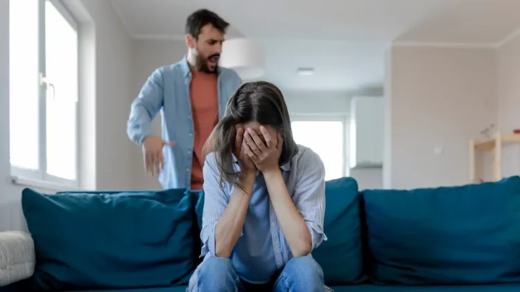 Kumpulan Kata Sindiran Buat Orang Sok Benar, Jangan-Jangan Kamu Sendiri Juga? 20 hipwee-kumpulan kata sindiran buat orang sok benar - facepalm