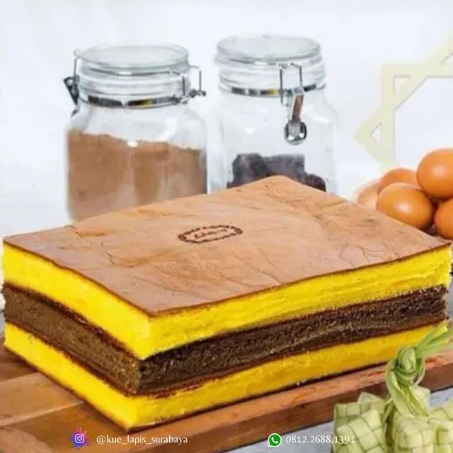 10 Ragam Oleh-Oleh Khas Surabaya Dari yang Hits Sampai Klasik, Bikin Pengen Balik! 19 buah tangan surabaya - kue lapis