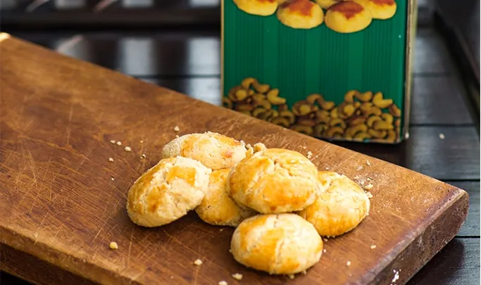 10 Ragam Oleh-Oleh Khas Surabaya Dari yang Hits Sampai Klasik, Bikin Pengen Balik! 12 buah tangan surabaya kue mente wisata rasa
