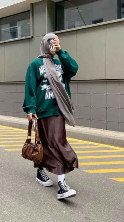 10 Ide Outfit Nonton Konser yang Bikin Kamu Makin Kece! 17 outfit nonton konser wanita hijab