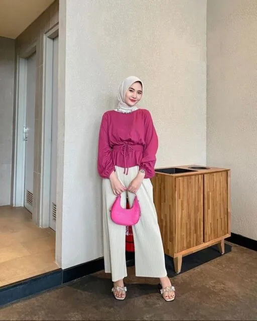 Baju Pink Cocok dengan Hijab Warna Apa? 10 Pilihan Ini Paling Pas untuk OOTD Kamu! 15 apakah baju pink cocok dengan putih