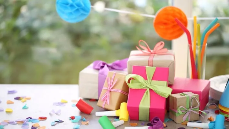Ucapan Ulang Tahun untuk Adik Perempuan, Inspirasi Terbaik Menyentuh Hati 12 hipwee-ucapan ulang tahun untuk adik perempuan manis dan penuh kasih sayang