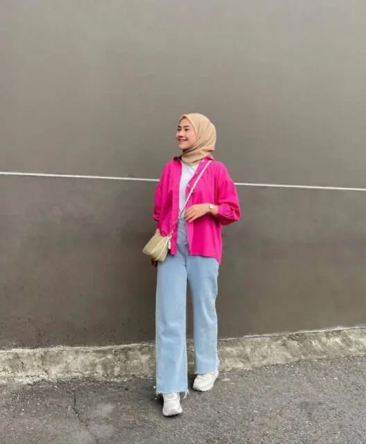 Baju Pink Cocok dengan Hijab Warna Apa? 10 Pilihan Ini Paling Pas untuk OOTD Kamu! 14 baju warna pink cocok dengan warna apa aja