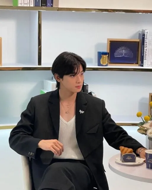 Ini Loh Potongan Rambut Two Block Bikin Tampil Kece Ala Artis Korea 13