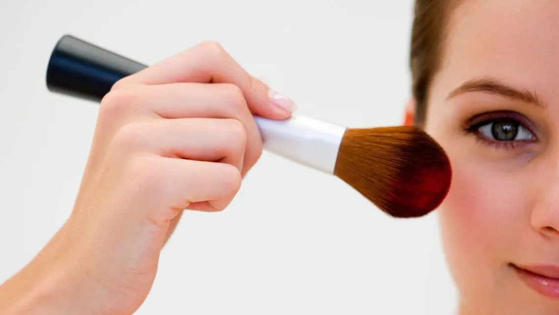 Jangan Salah! Inilah Urutan Make Up yang Benar agar Tahan Lama dan Tidak Mudah Pudar 22