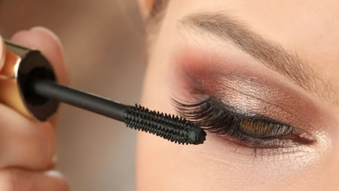Jangan Salah! Inilah Urutan Make Up yang Benar agar Tahan Lama dan Tidak Mudah Pudar 21