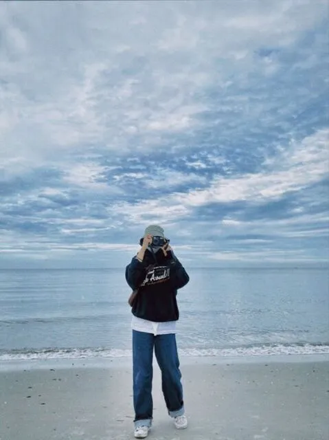 10 OOTD Pantai Hijab yang Stylish, Adem, dan Simple 17 referensi ootd hijab ke pantai