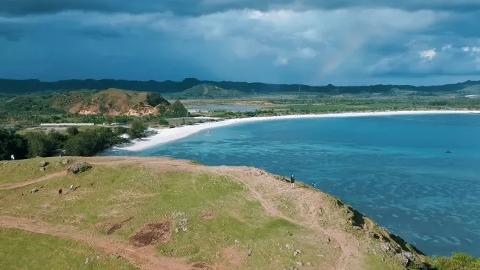10 Destinasi Wisata di Mandalika dengan Keindahan Alam yang Mempesona 15