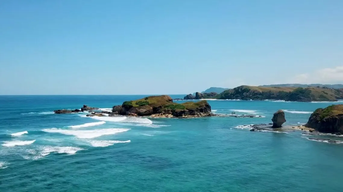 10 Destinasi Wisata di Mandalika dengan Keindahan Alam yang Mempesona 12