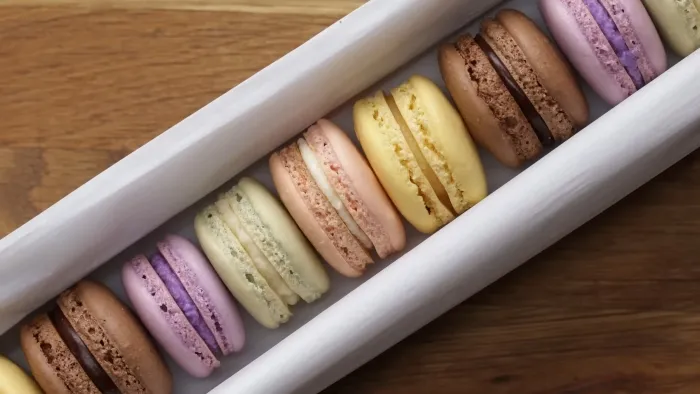 10 Ide Kue Hantaran Lamaran Unik dan Kekinian, Bikin Momen Lebih Berkesan 19