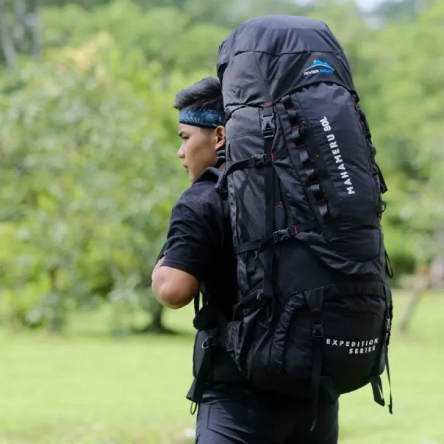 10 Rekomendasi Outfit ke Gunung Biar Nyaman Sampai Puncak 18 carrier atau tas gunung