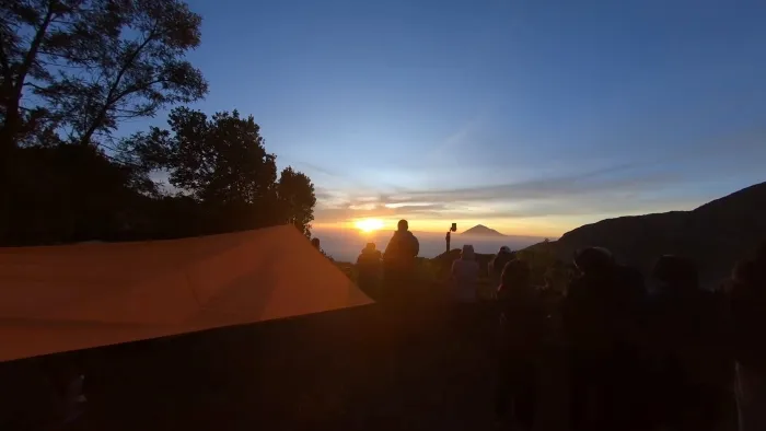 7 Gunung Tertinggi di Jawa Barat, dari Ciremai ke Pangrango 12