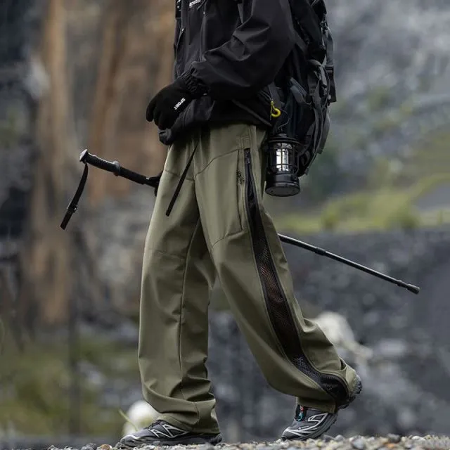10 Rekomendasi Outfit ke Gunung Biar Nyaman Sampai Puncak 15 outfit hiking pria- trekkin pants