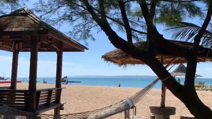 10 Pantai di Madura yang Cantik, Enggak Kalah Sama Bali 22