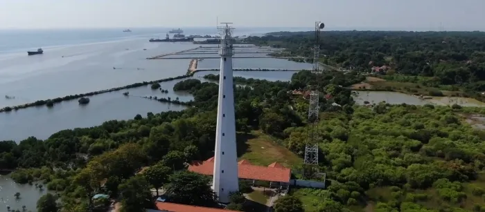 10 Pantai di Madura yang Cantik, Enggak Kalah Sama Bali 12