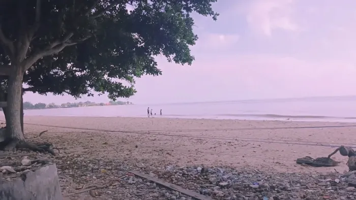 10 Pantai di Madura yang Cantik, Enggak Kalah Sama Bali 13