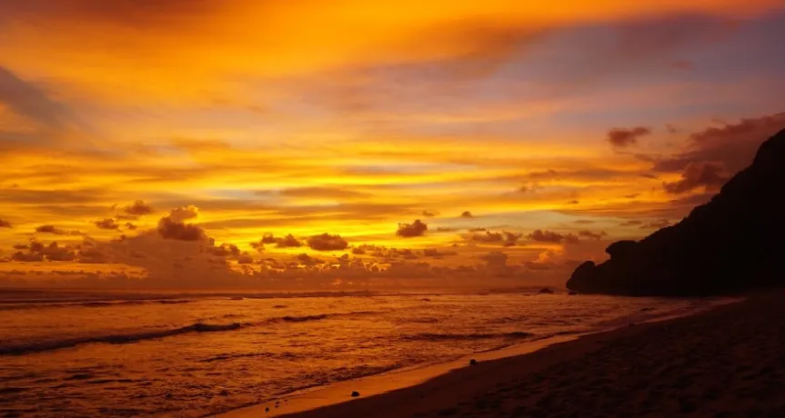 8 Pantai Sunset di Bali yang Cocok untuk Menikmati Senja, Suasananya Romantis Banget! 16